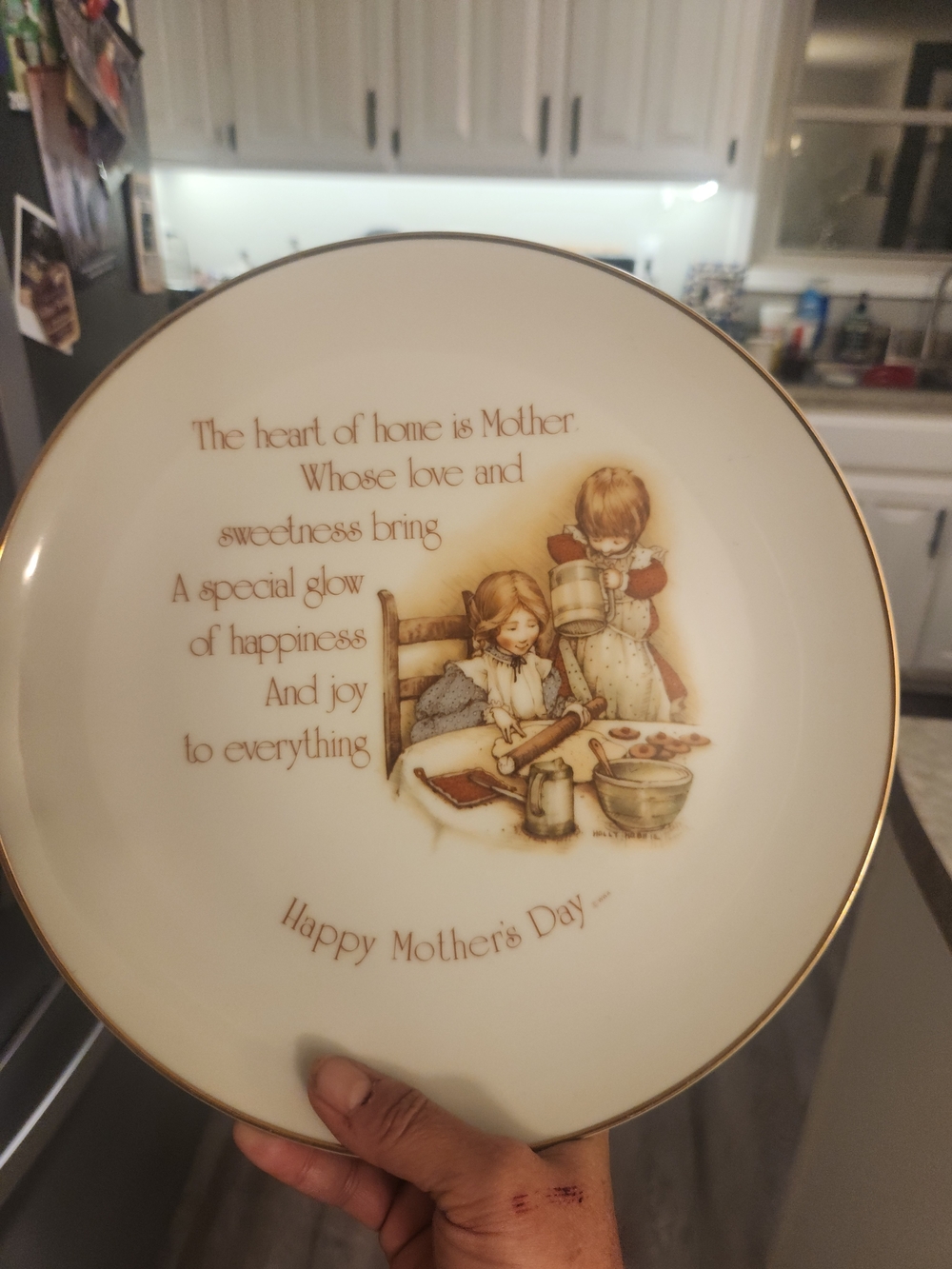 Decorative Mother's Day Porcelain Plate - White with Gold Trim
